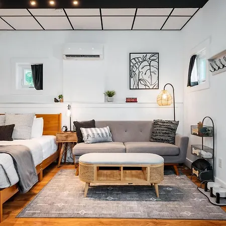 L Studio Traverse Close To Downtown And Beach Traverse City Extérieur photo